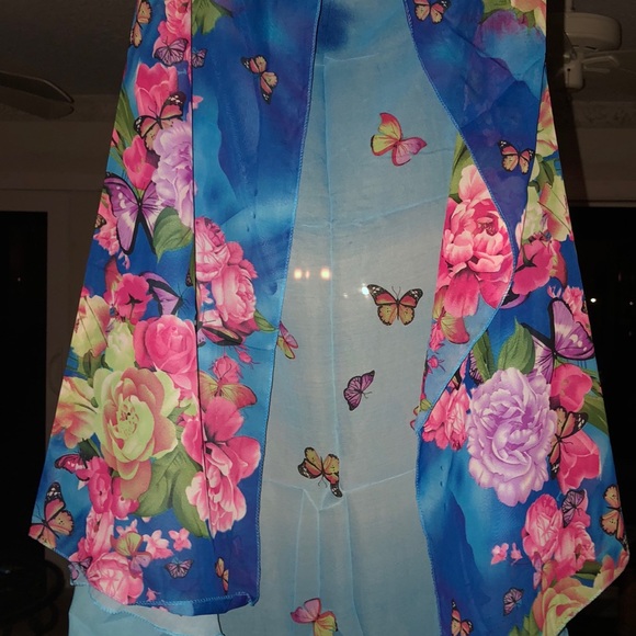 Shawls and ponchos - Picture 5 of 8